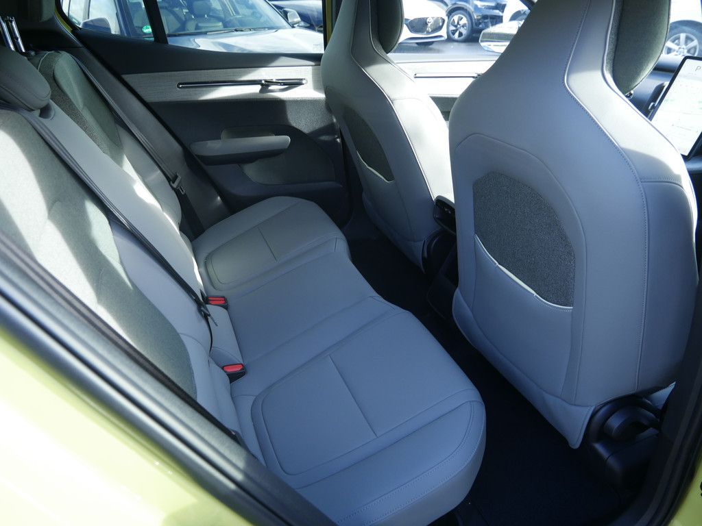 Volvo EX30 2024