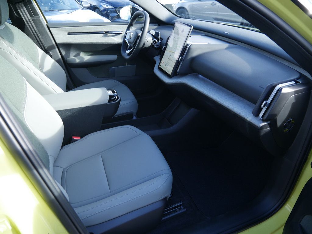 Volvo EX30 2024