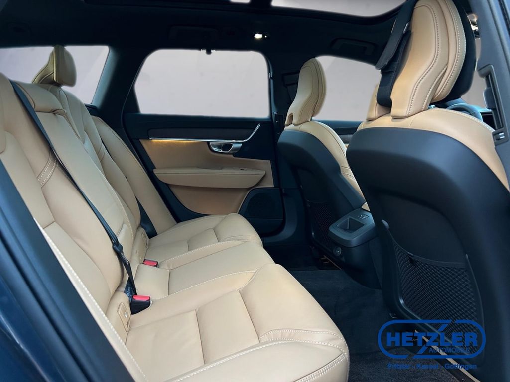 Volvo V90 2024