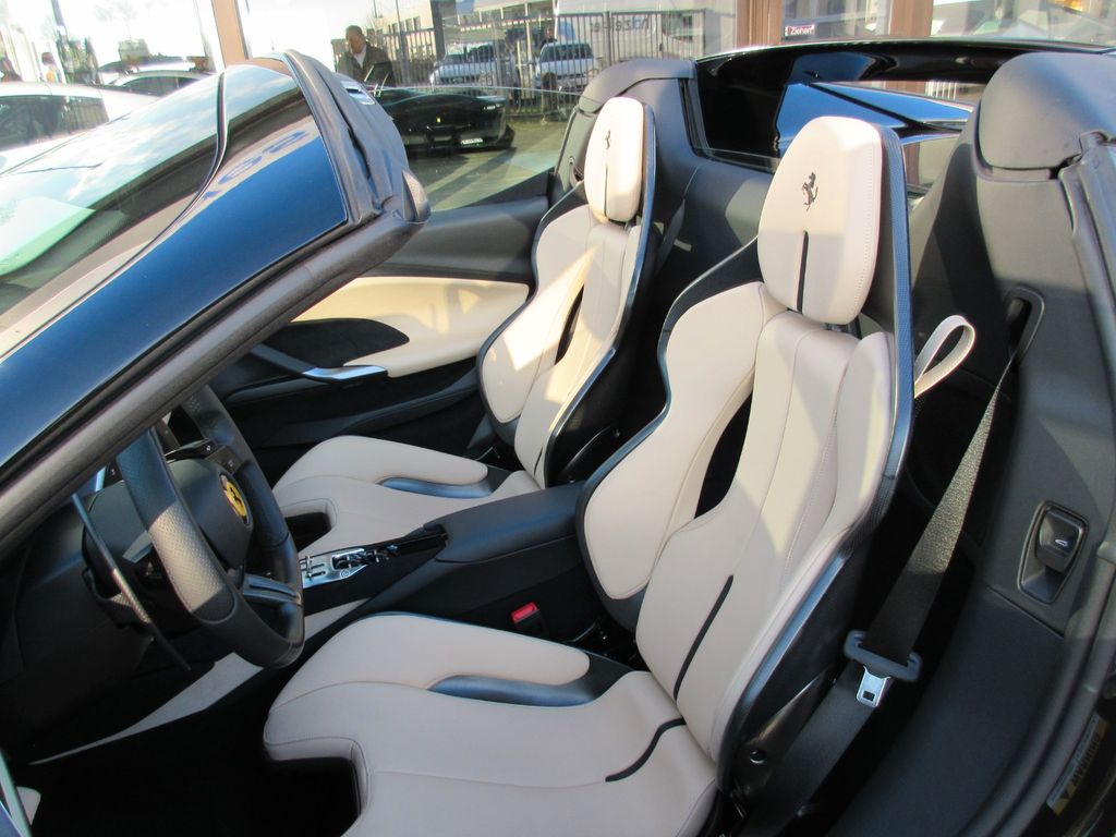 Ferrari 296 GTS 2023