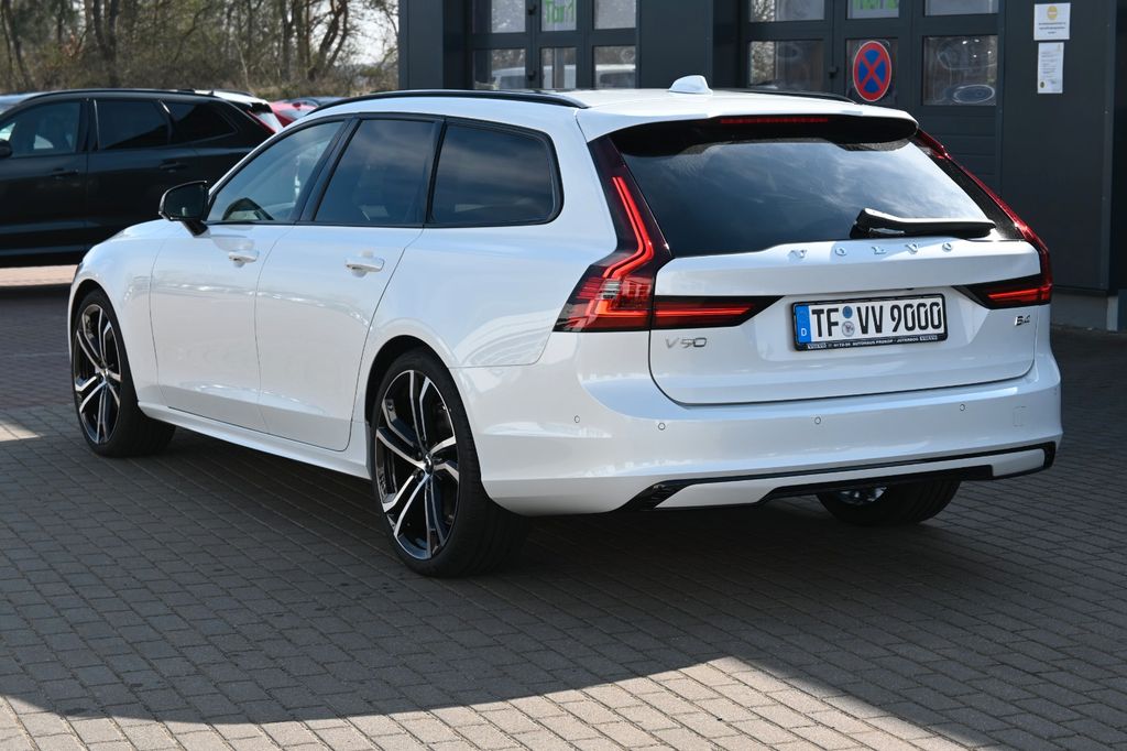 Volvo V90 2023