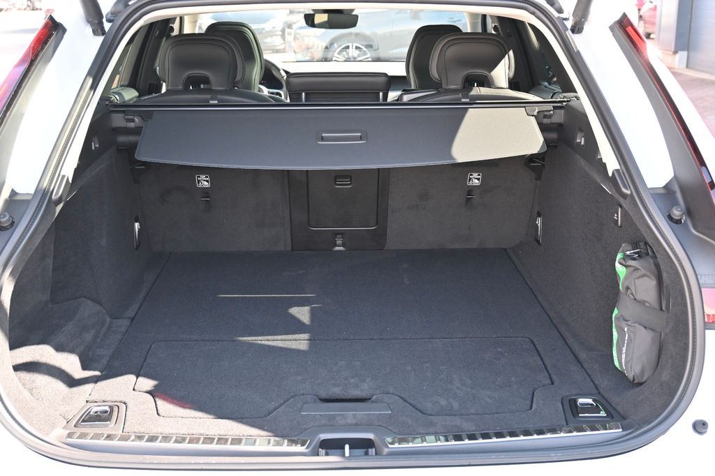 Volvo V90 2023