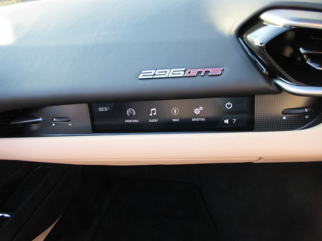 Ferrari 296 GTS 2023