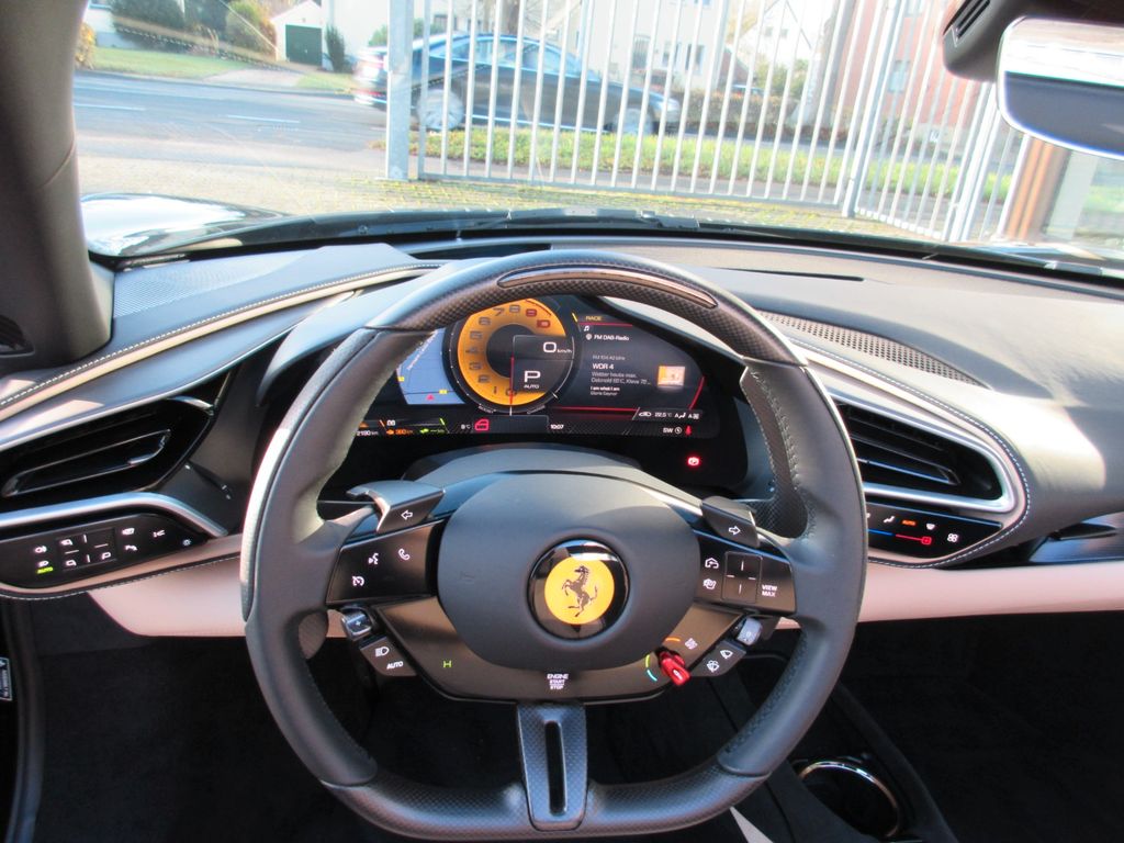 Ferrari 296 GTS 2023