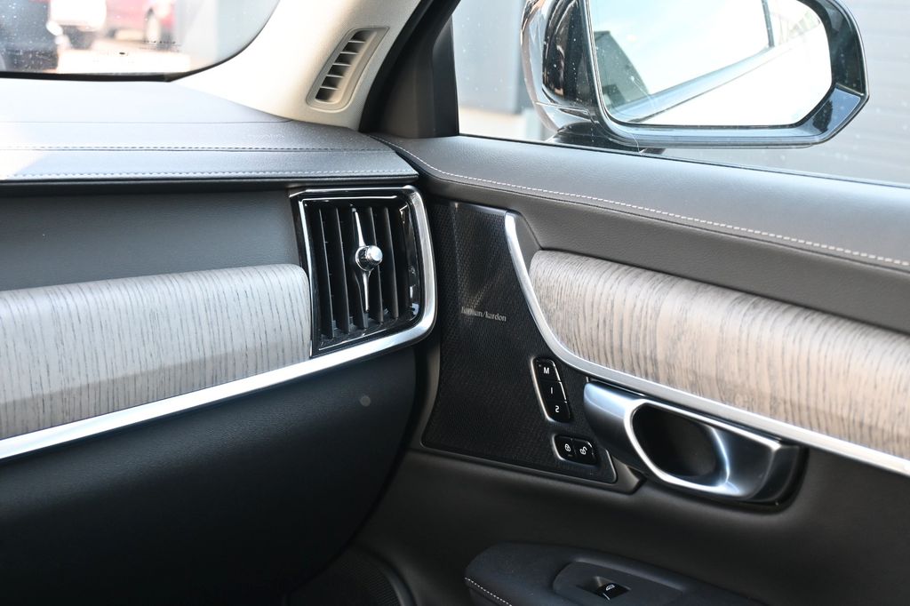Volvo V90 2023