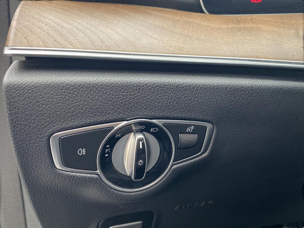 Mercedes-Benz E 300 2021