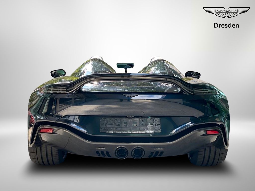 Aston Martin V12 Vantage