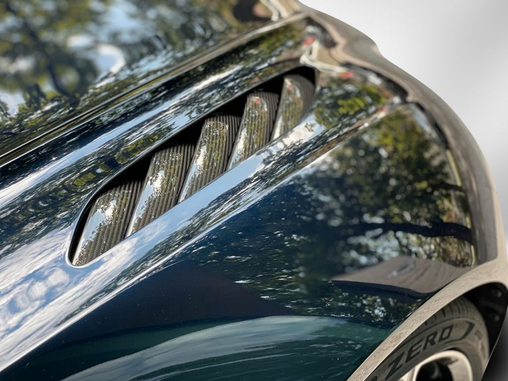 Aston Martin V12 Vantage