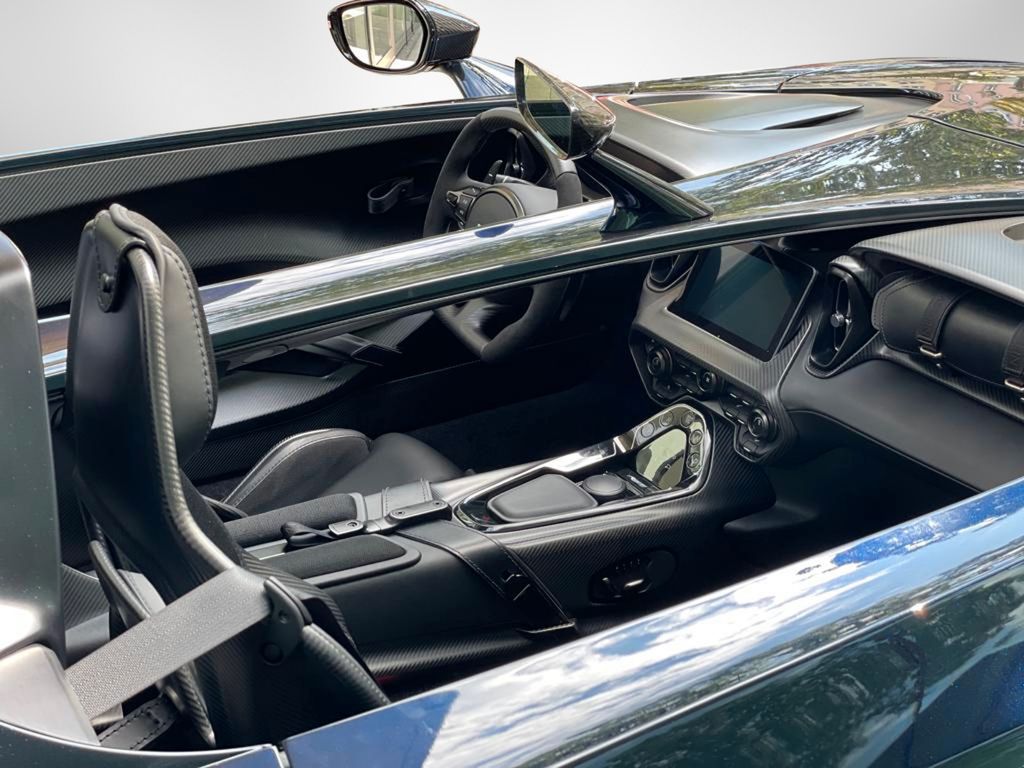 Aston Martin V12 Vantage