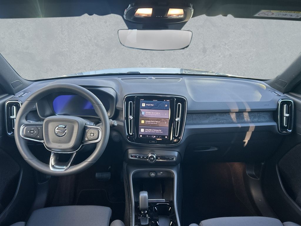 Volvo XC40 2025