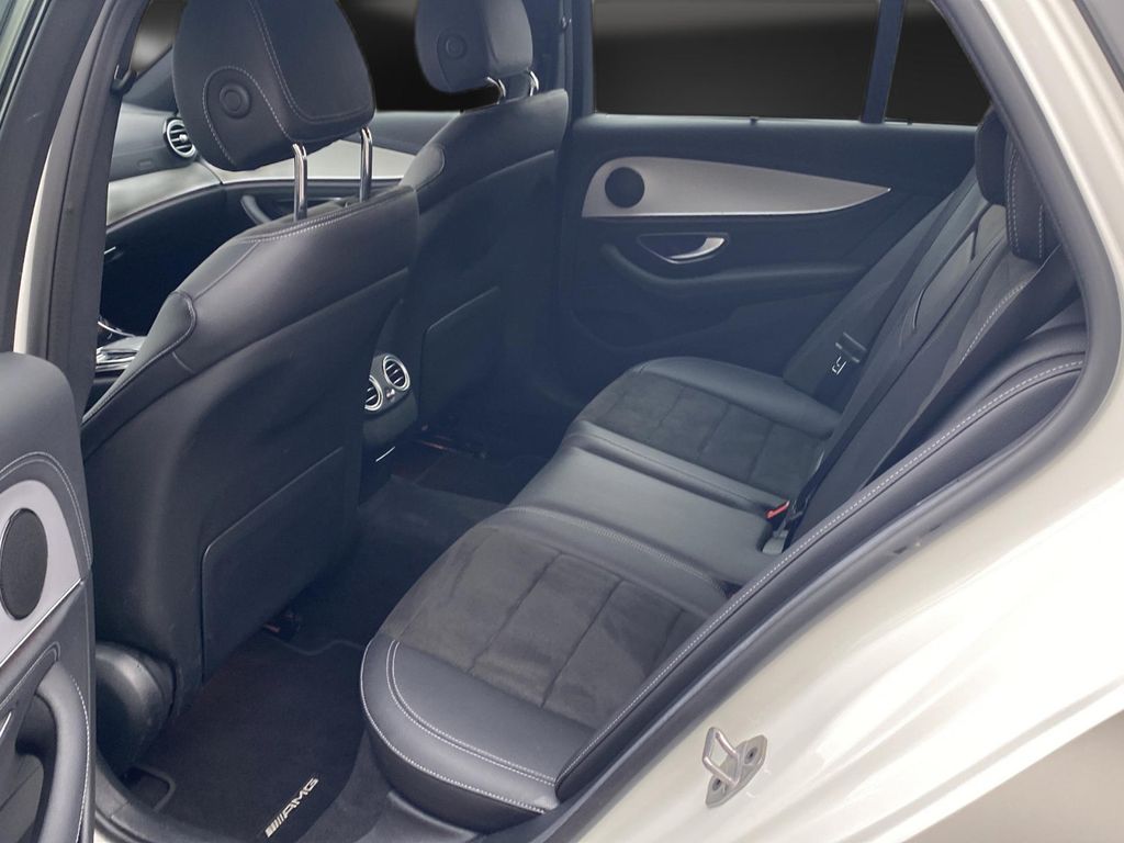 Mercedes-Benz E 300 2022