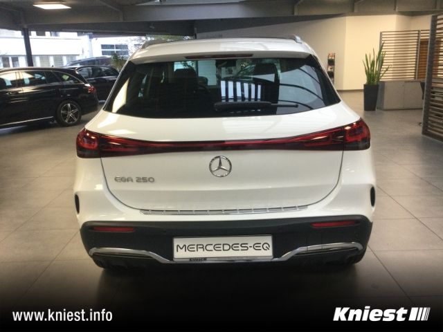 Mercedes-Benz EQA 2021