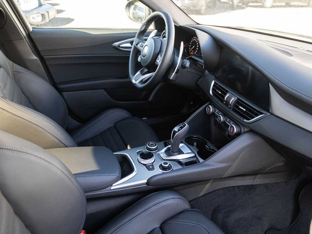 Alfa Romeo Giulia 2024
