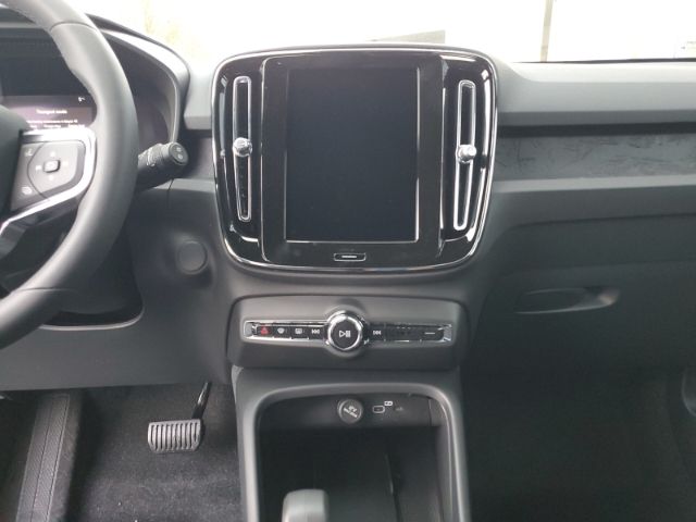 Volvo XC40 2024