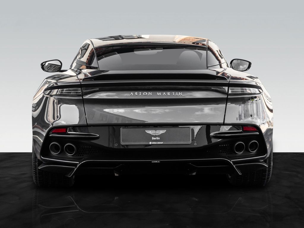 Aston Martin DBS 2024