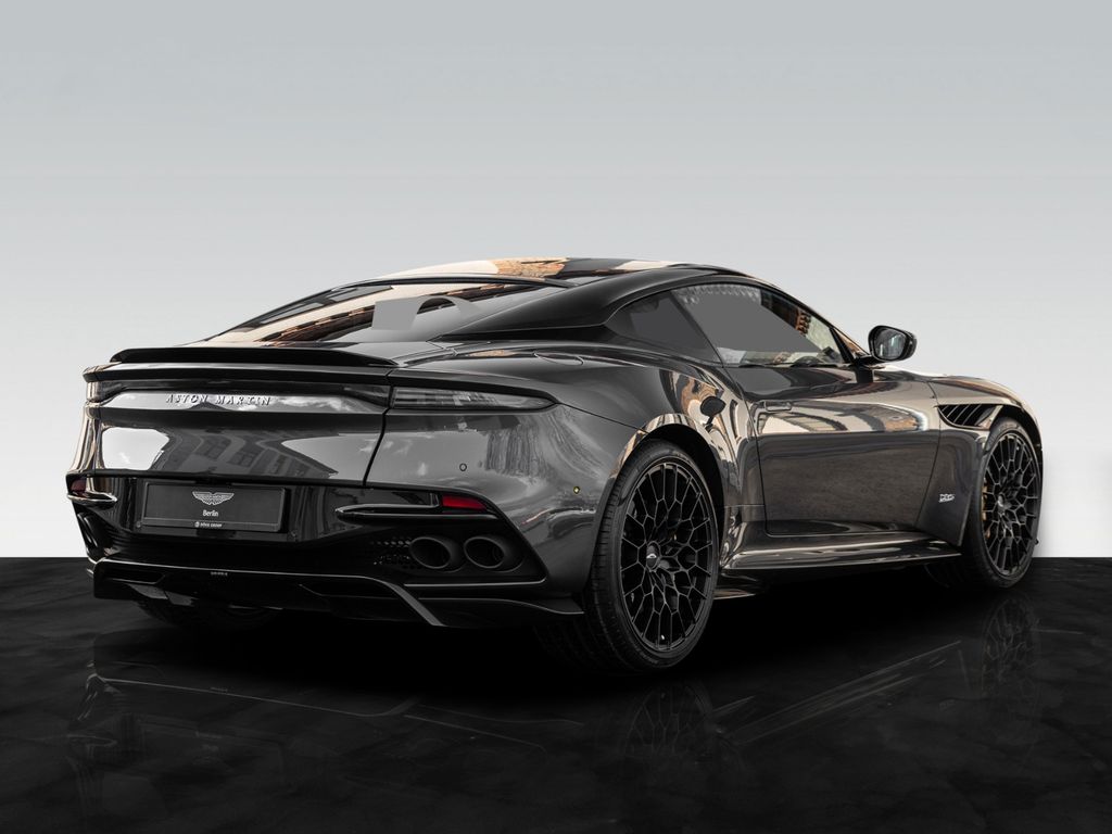 Aston Martin DBS 2024