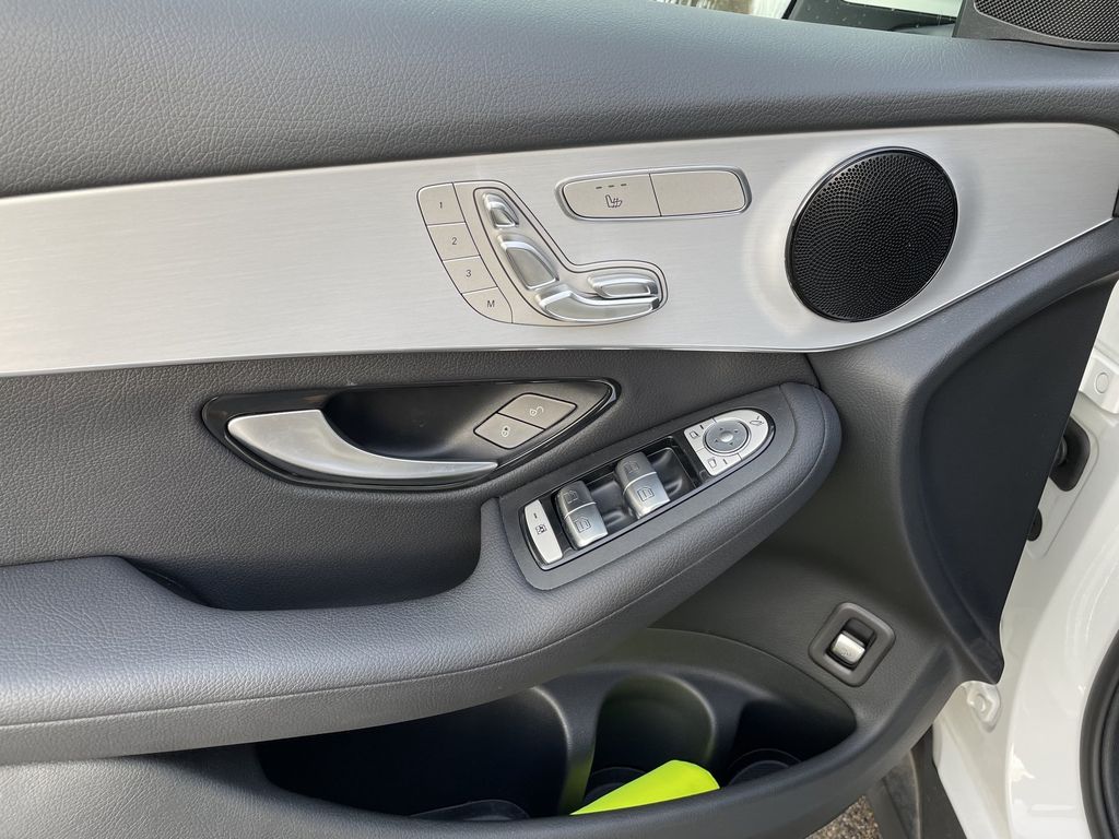 Mercedes-Benz GLC 300 2021