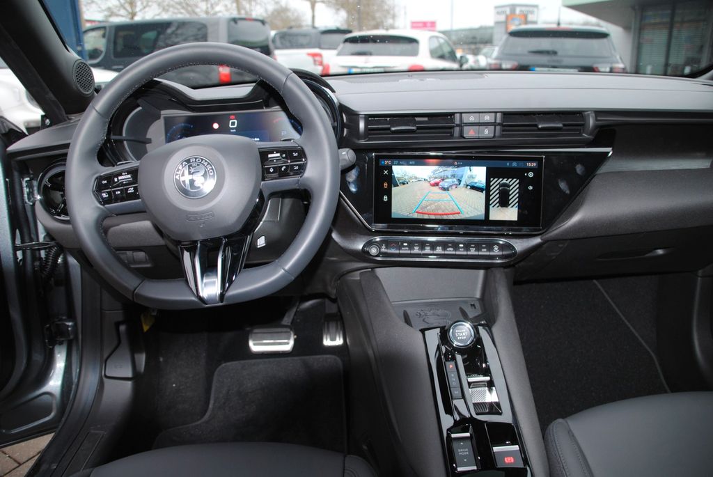 Alfa Romeo Junior 2025