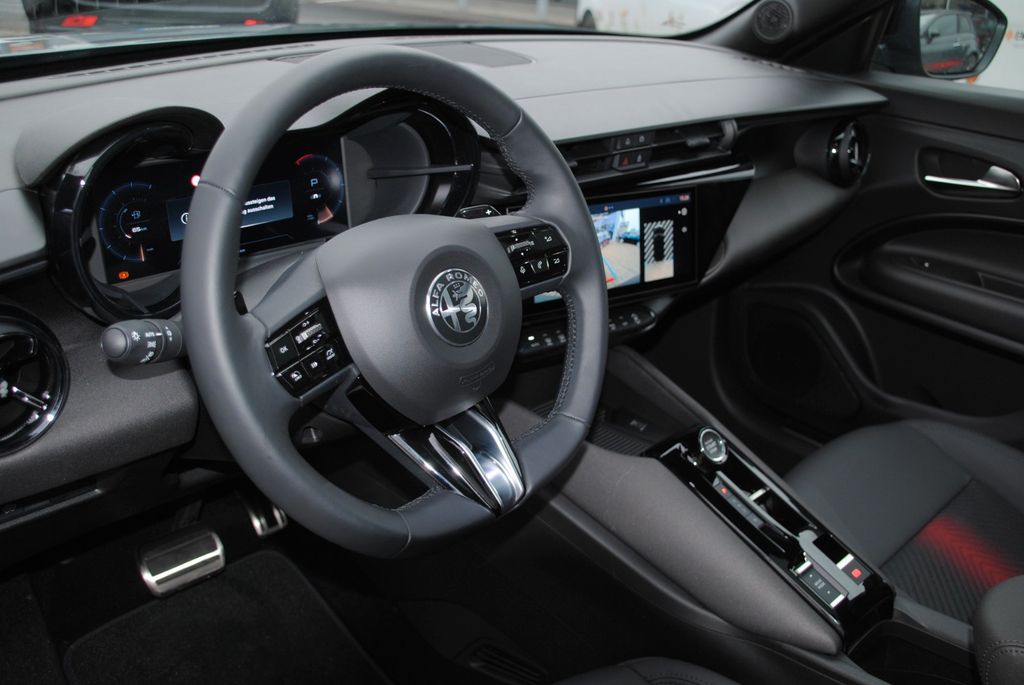 Alfa Romeo Junior 2025