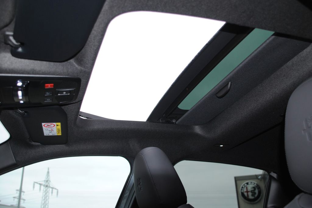 Alfa Romeo Junior 2025