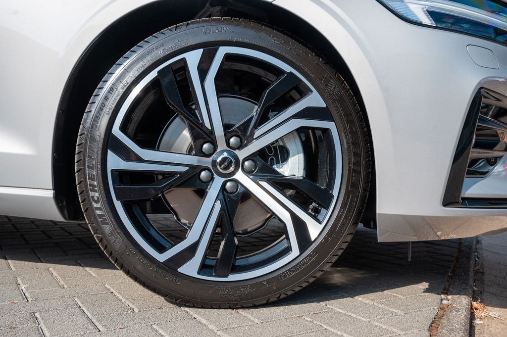 Volvo V60 2023