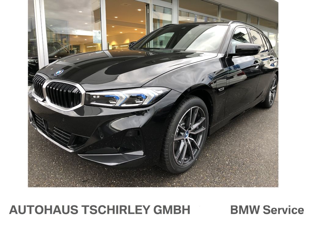 BMW 330 2022