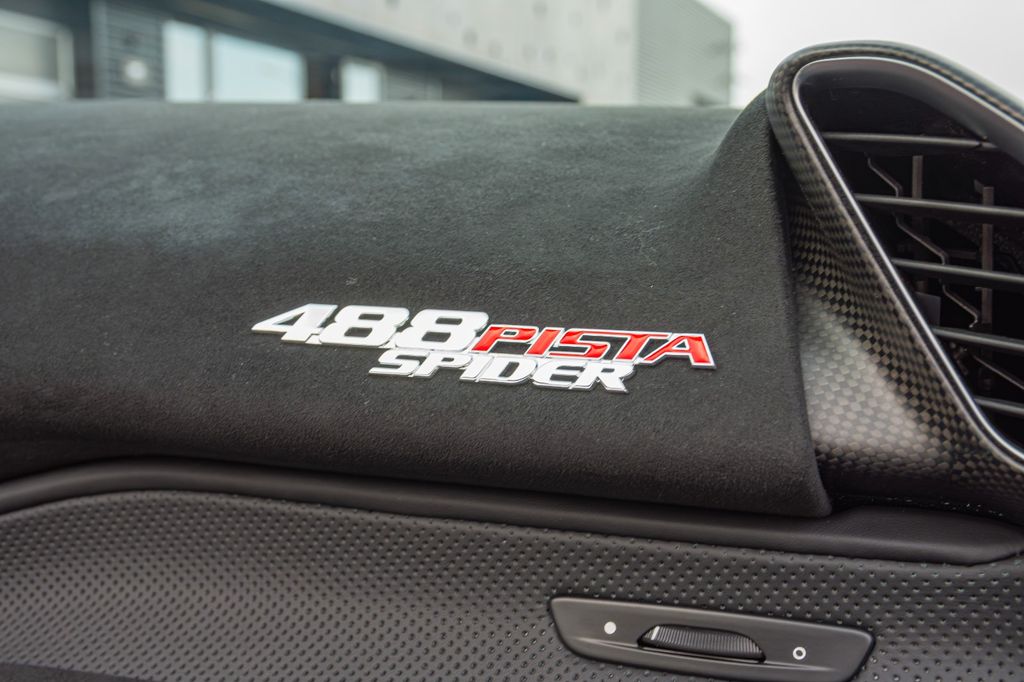 Ferrari 488 Pista 2021