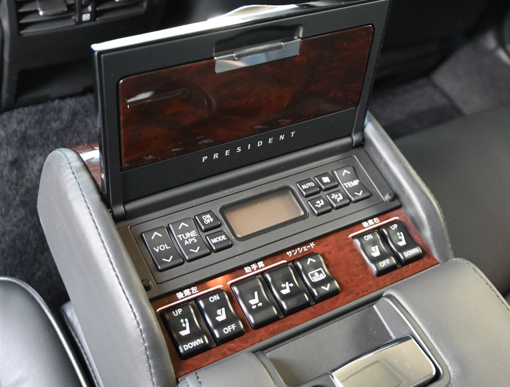 Nissan Other 2005