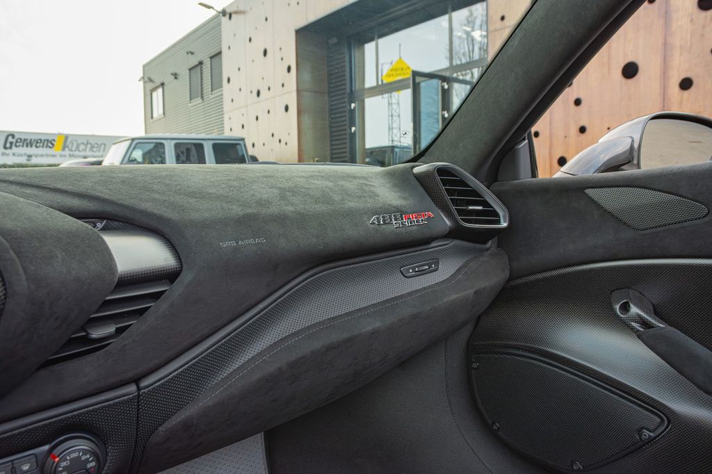 Ferrari 488 Pista 2021