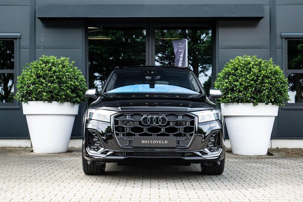 Audi SQ7 2025