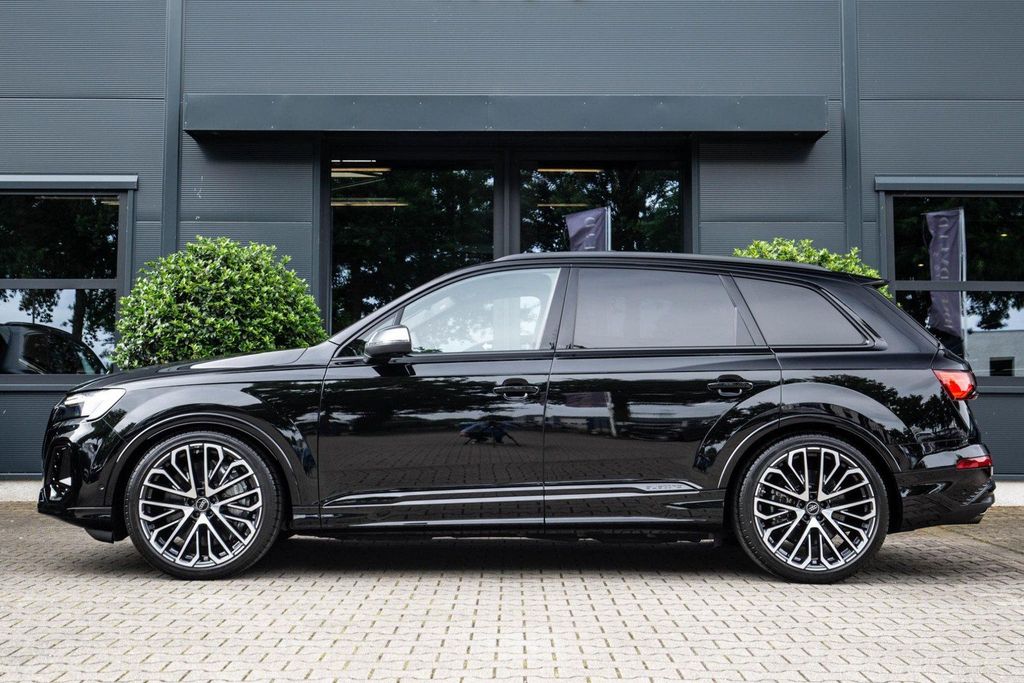 Audi SQ7 2025