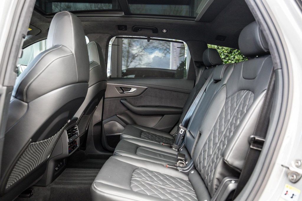 Audi SQ7 2025