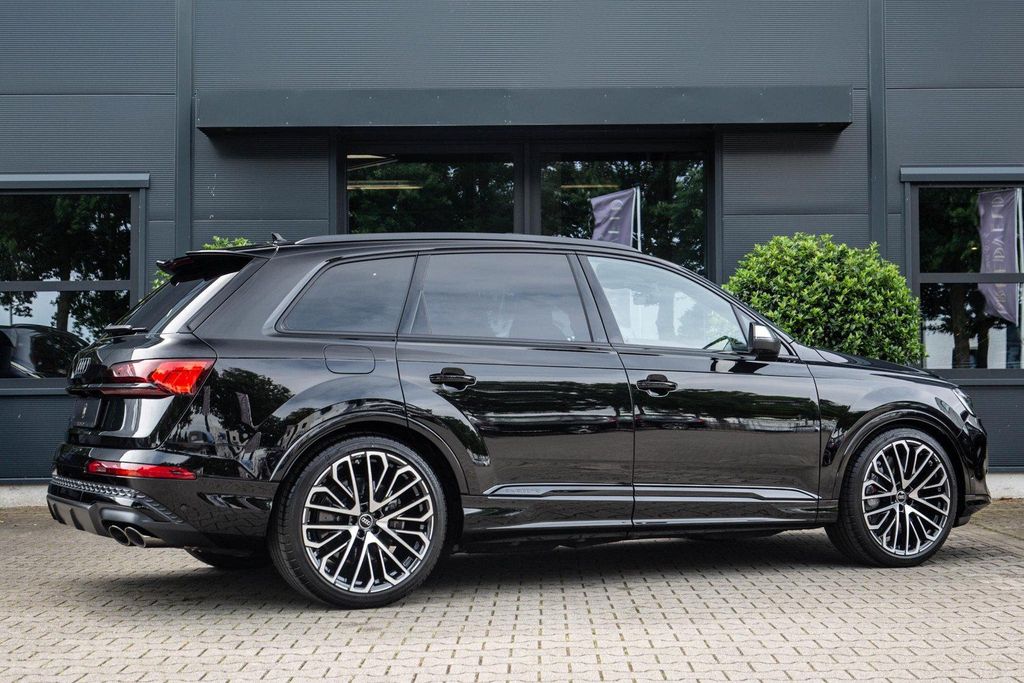Audi SQ7 2025