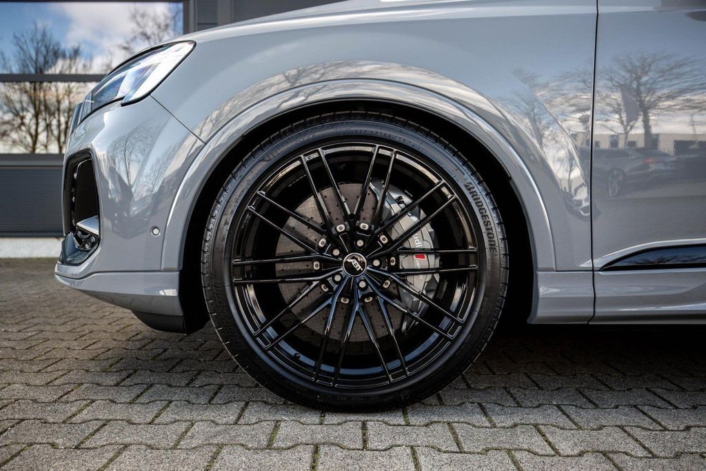 Audi SQ7 2025