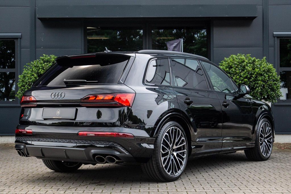 Audi SQ7 2025