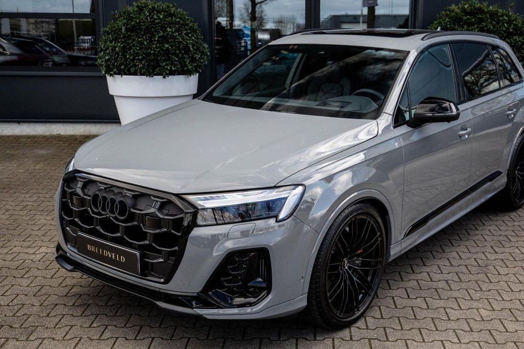 Audi SQ7 2025