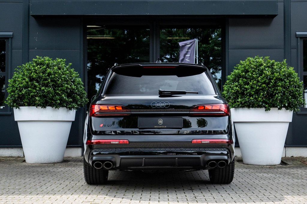 Audi SQ7 2025