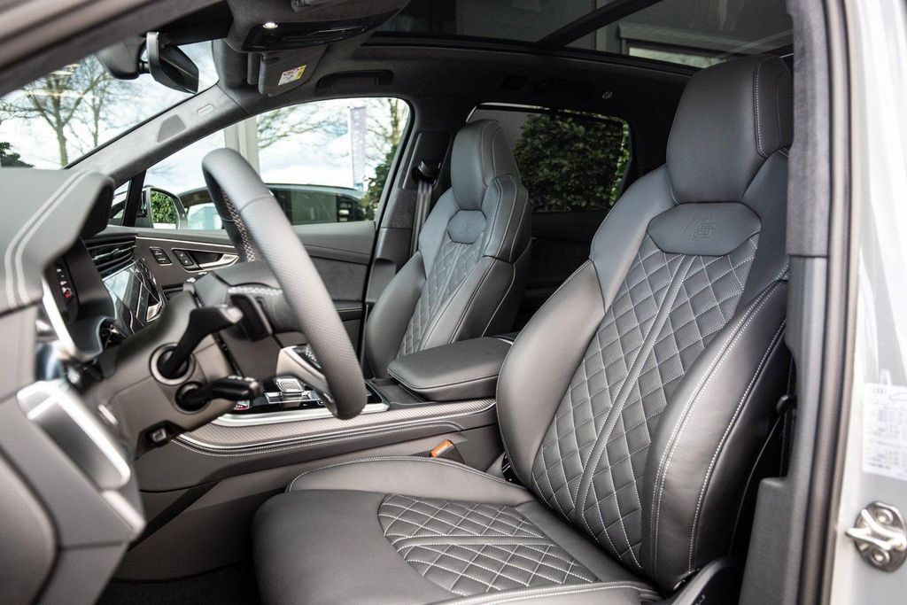Audi SQ7 2025