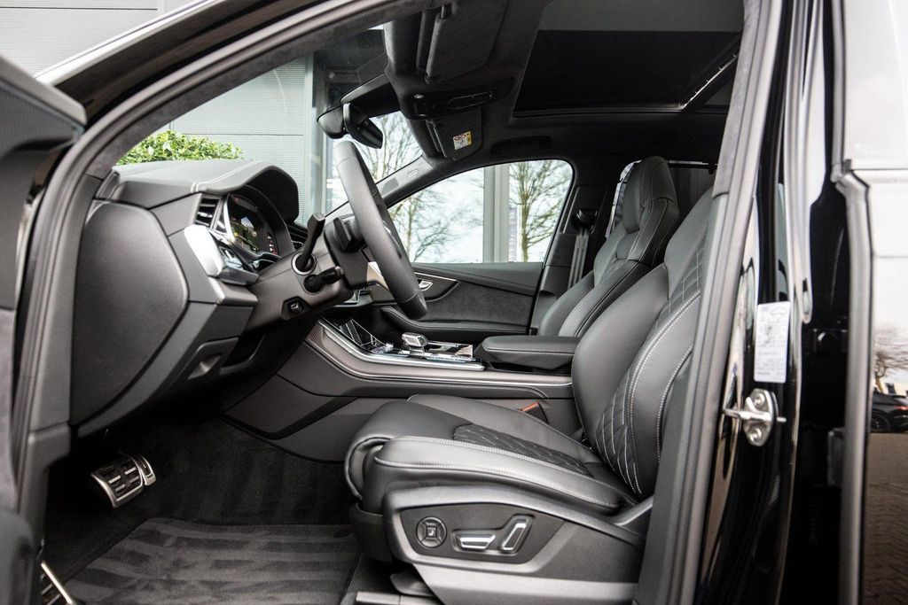 Audi SQ7 2025