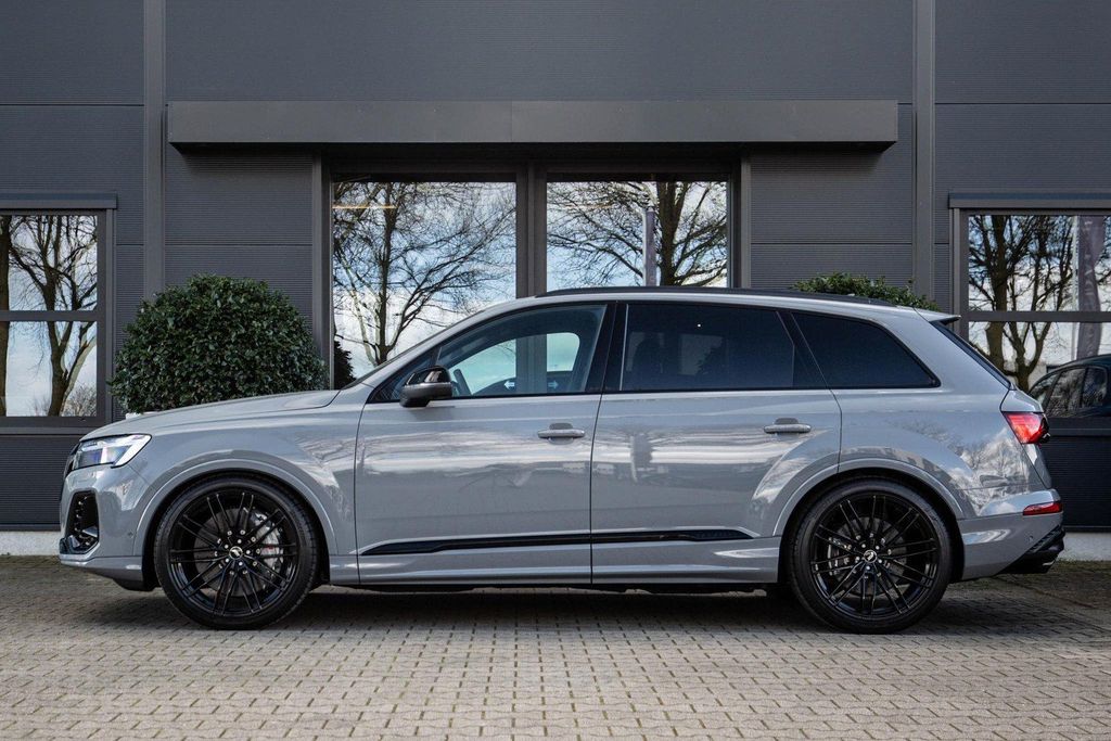 Audi SQ7 2025