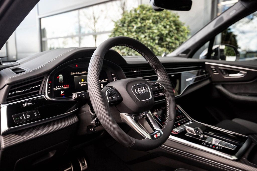 Audi SQ7 2025
