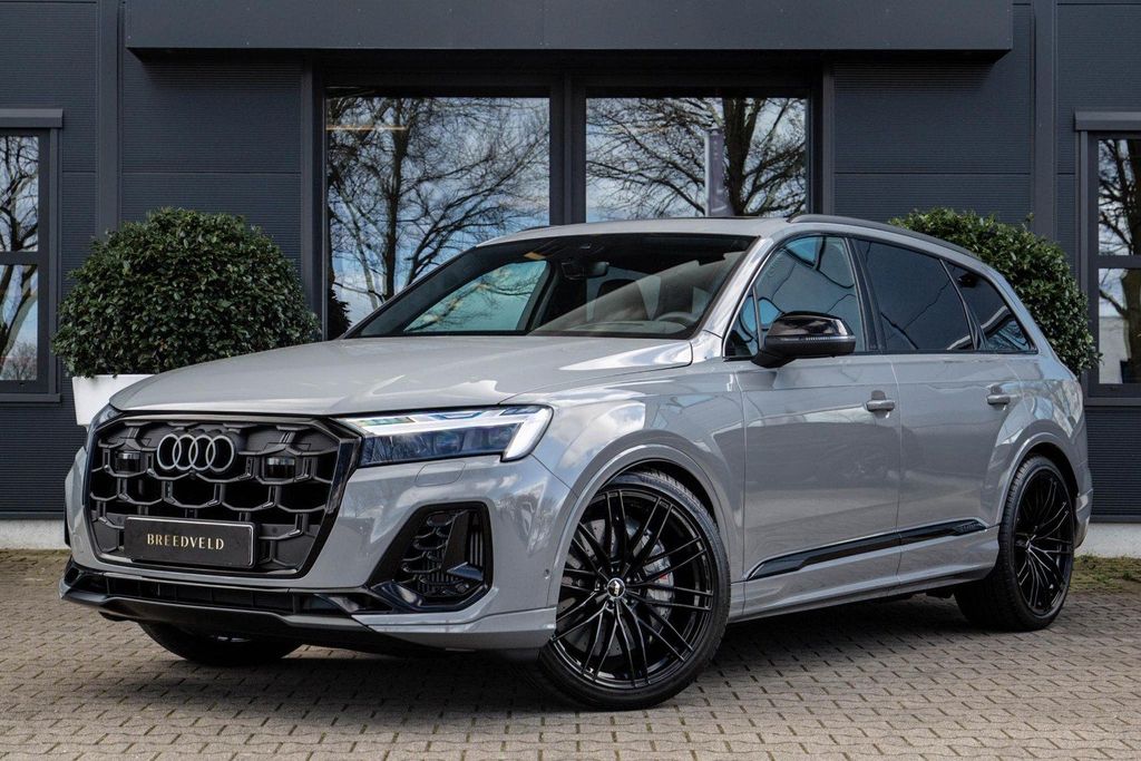 Audi SQ7 2025