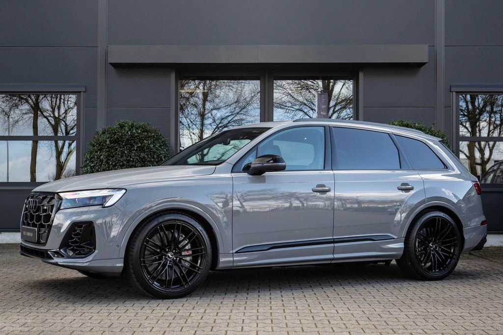 Audi SQ7 2025