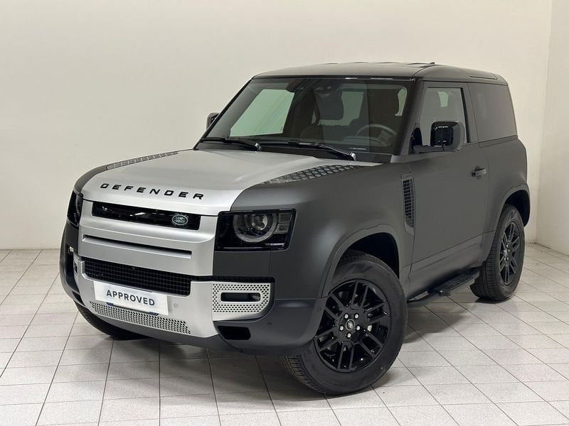 Land Rover Defender 2024
