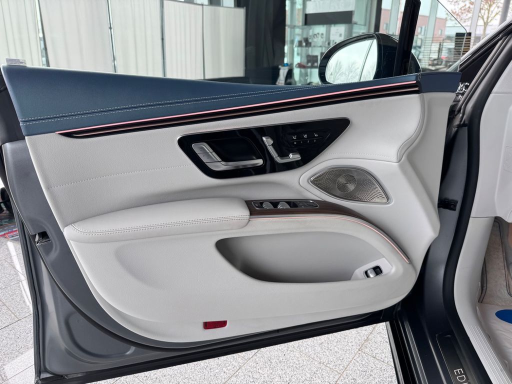 Mercedes-Benz EQS 2023