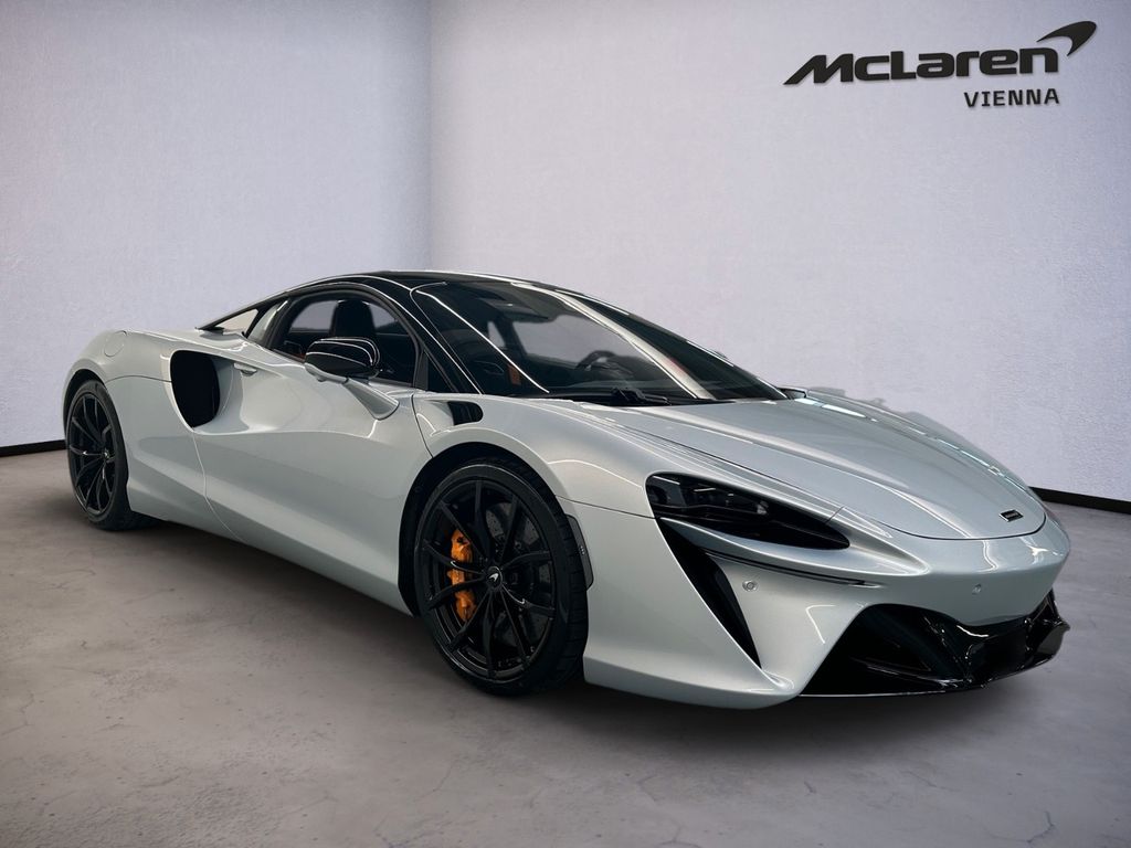 McLaren Artura 2023