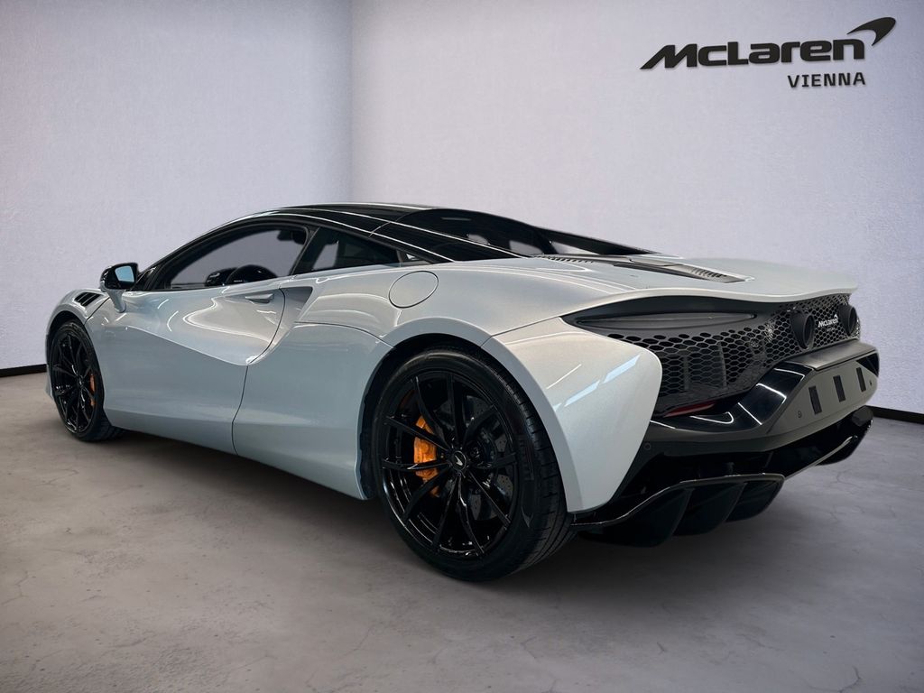 McLaren Artura 2023