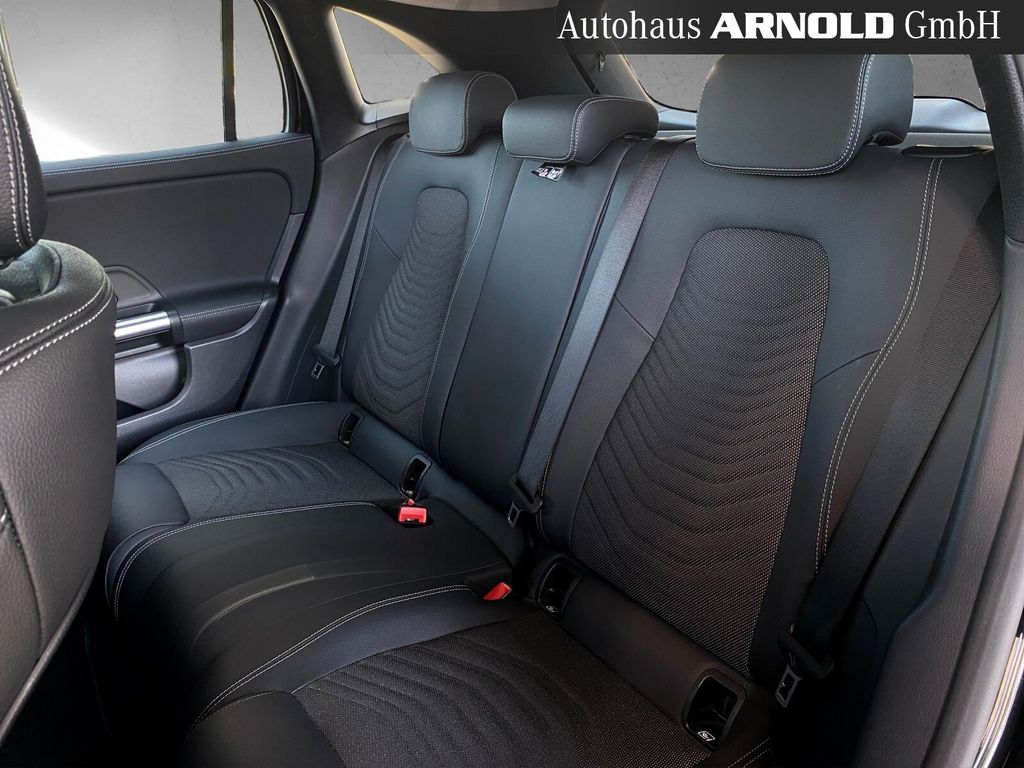 Mercedes-Benz GLA 200 2024