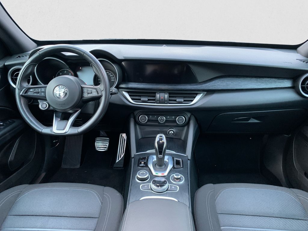 Alfa Romeo Stelvio 2023