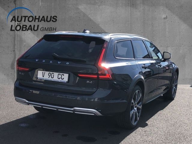 Volvo V90 Cross Country 2024